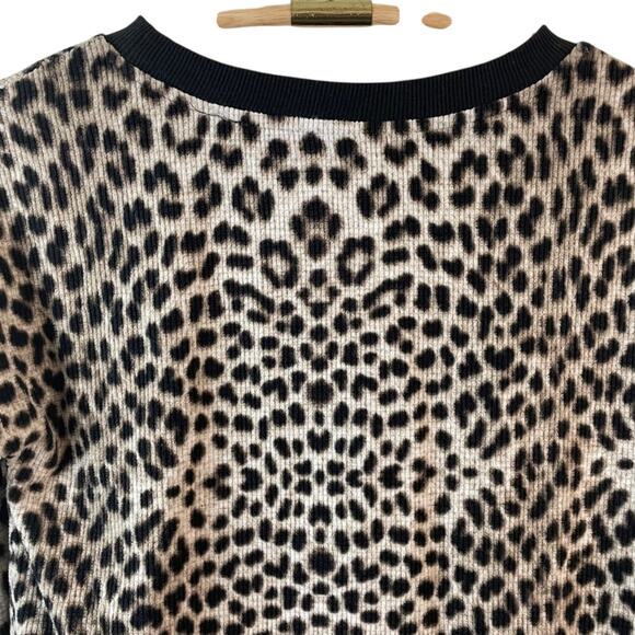 Betsey Johnson Animal Print Top Size Small - Picture 8 of 8